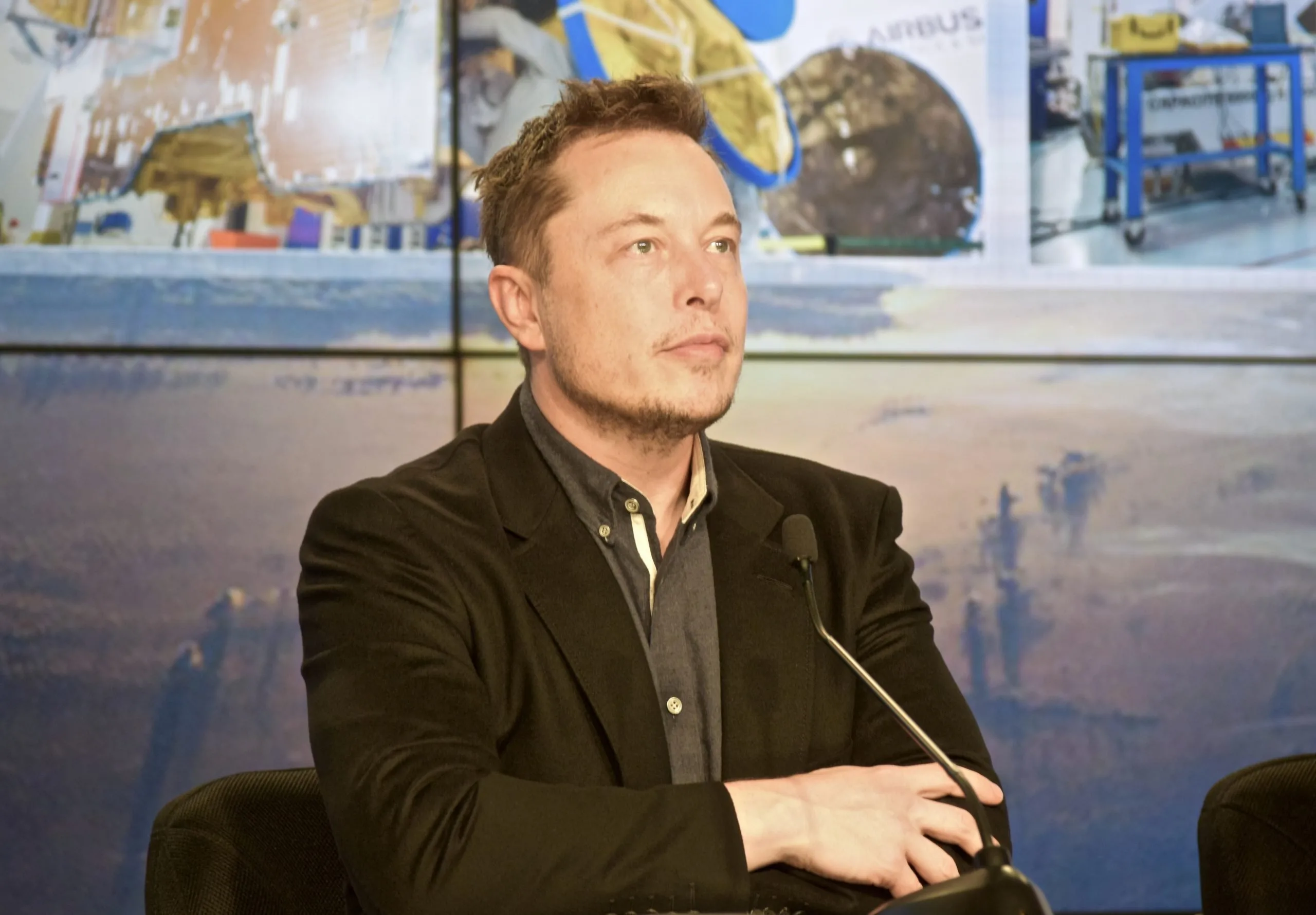 Elon Musk에 대한 설명 보기